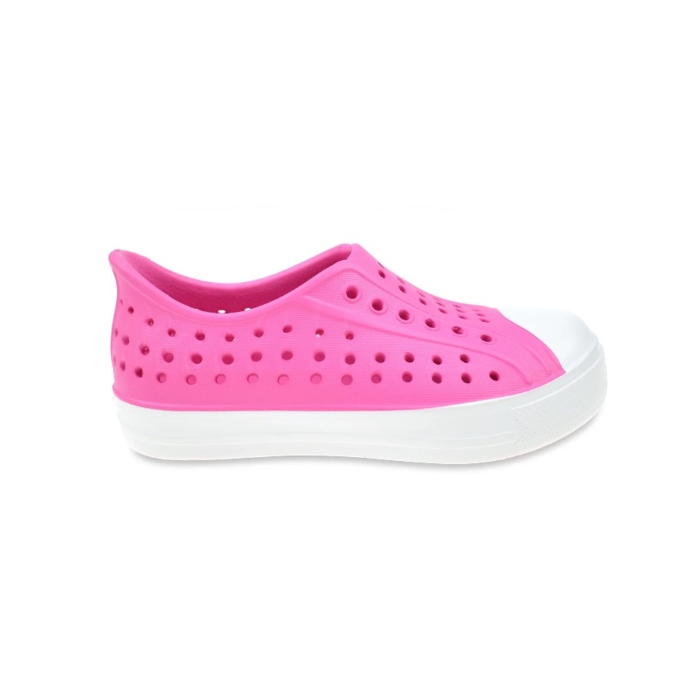 NWT Kids Wonder Nation 
Slip on”s